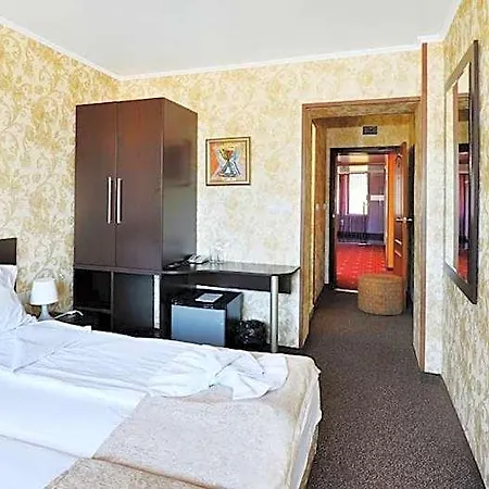 Select Hotel